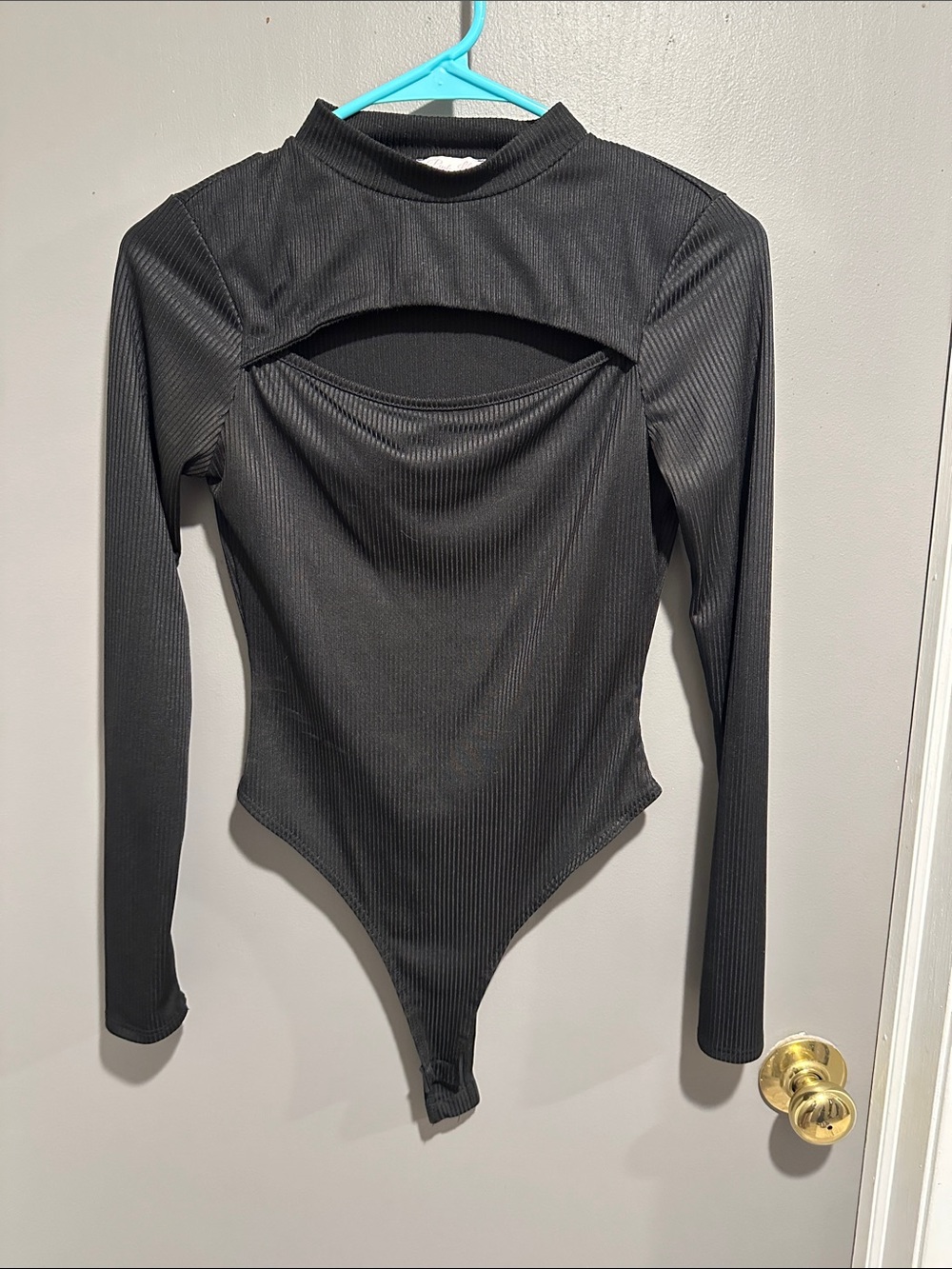 Long-Sleeve Black Ribbed Keyhole Bodysuit